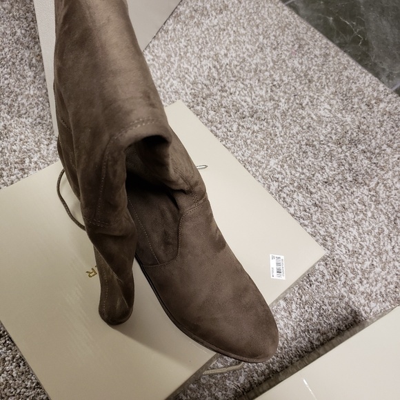 Shoes - Picture 2 of 2